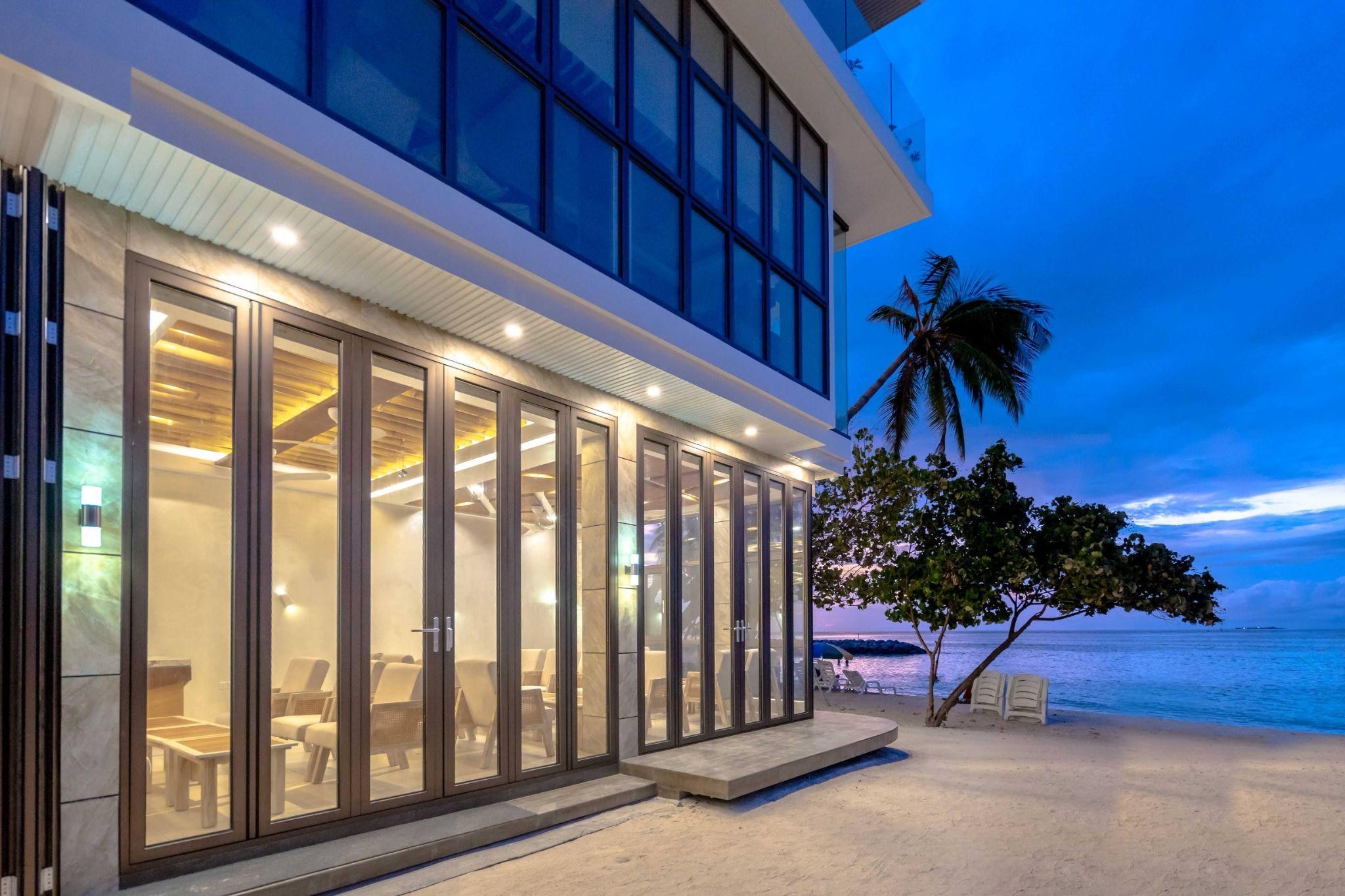 Sliding Doors vs Bifold Doors